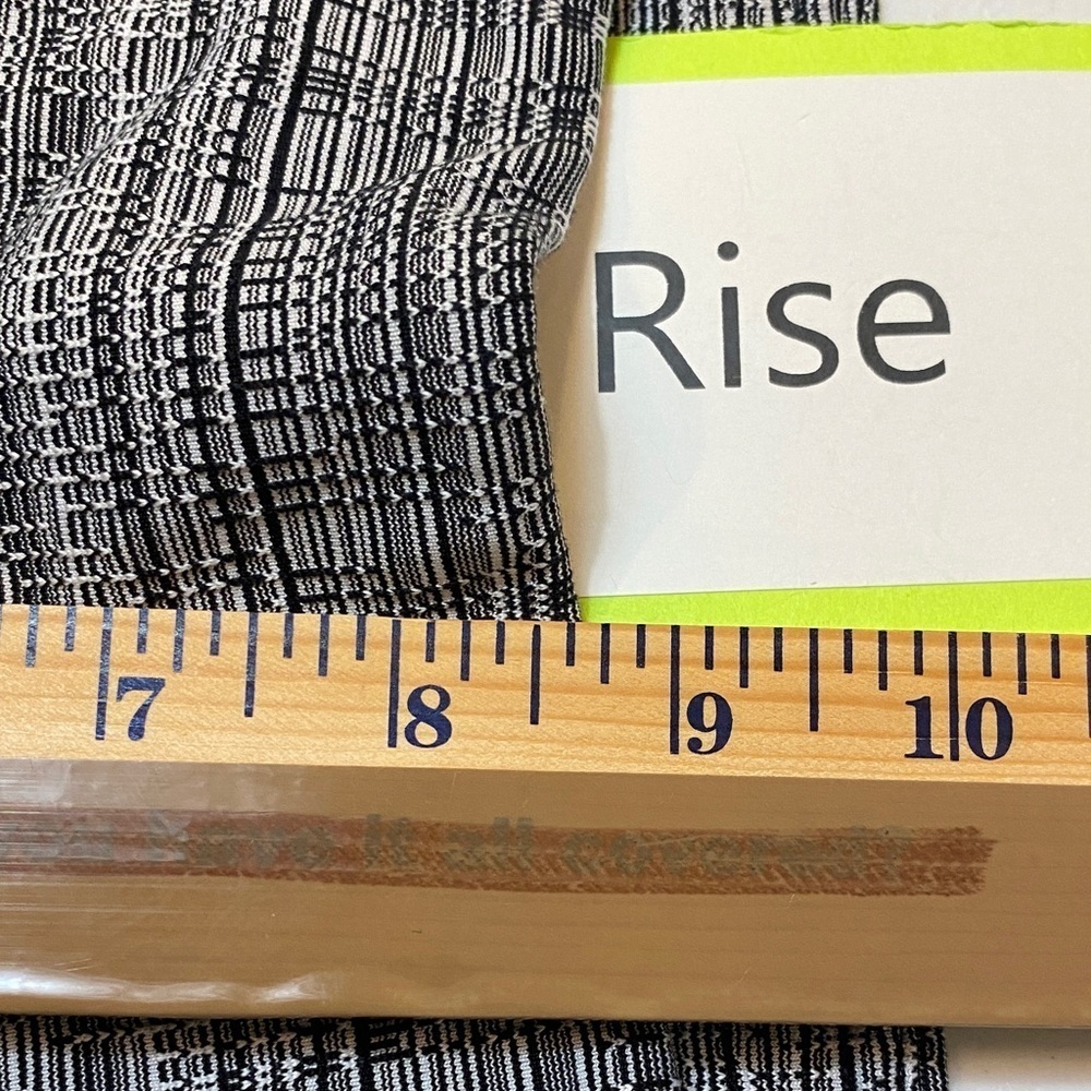 Athleta Monochrome Patterned Leggings - Picture 3 of 9